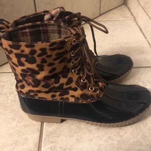 Leopard rain boots
